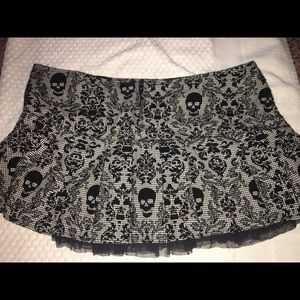 Hell Bunny Skull Goth Skirt size is XL